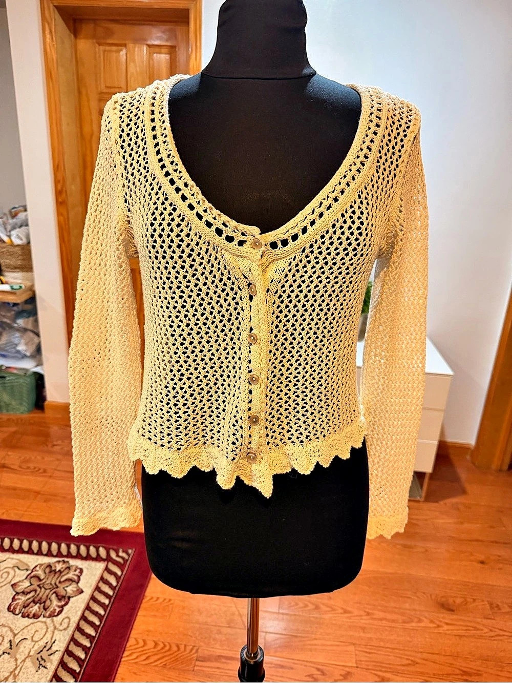 Zara Crochet Cardigan in cream Size Medium